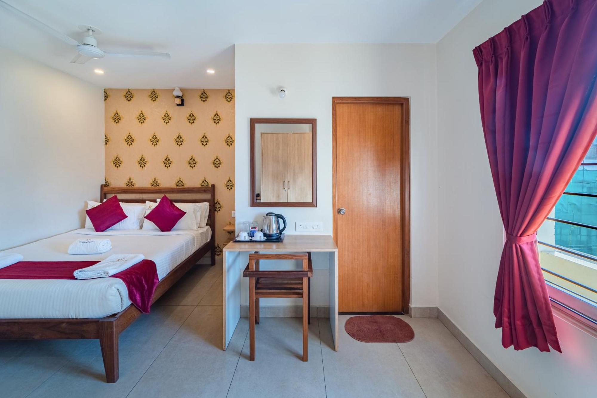 Hotel VI Park - City Centre Пондичерри Экстерьер фото