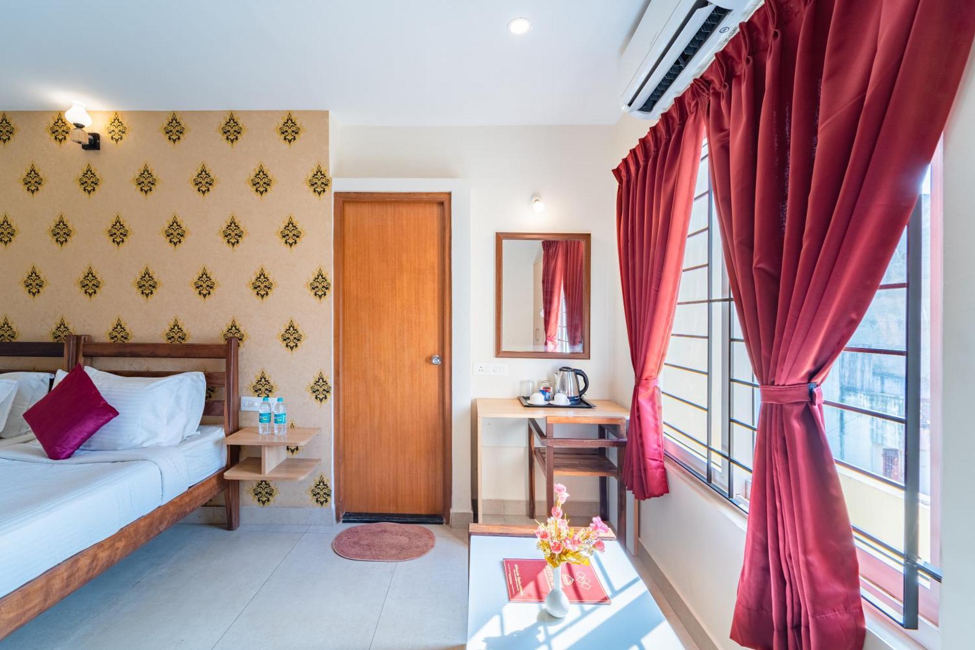 Hotel VI Park - City Centre Пондичерри Экстерьер фото