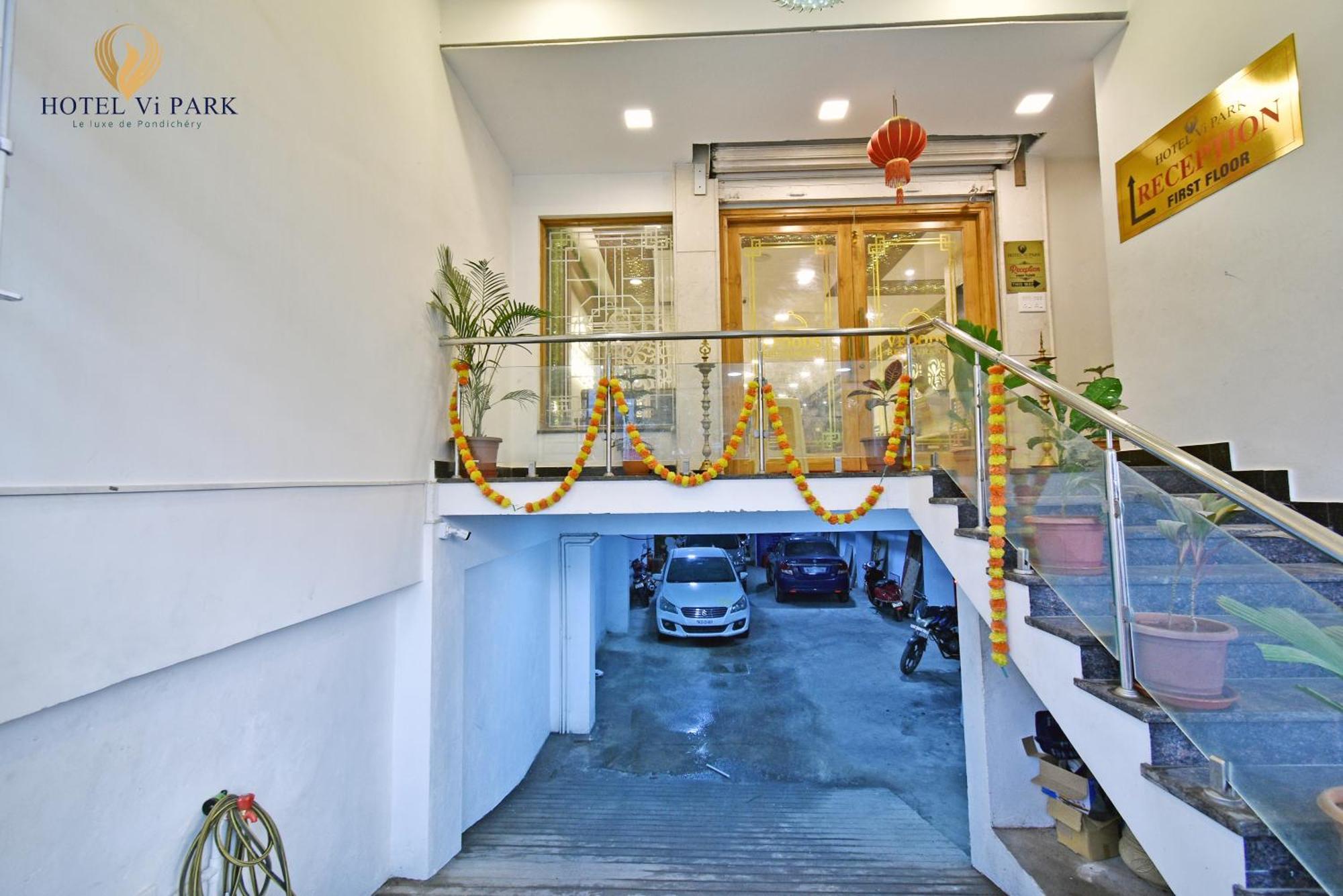 Hotel VI Park - City Centre Пондичерри Экстерьер фото