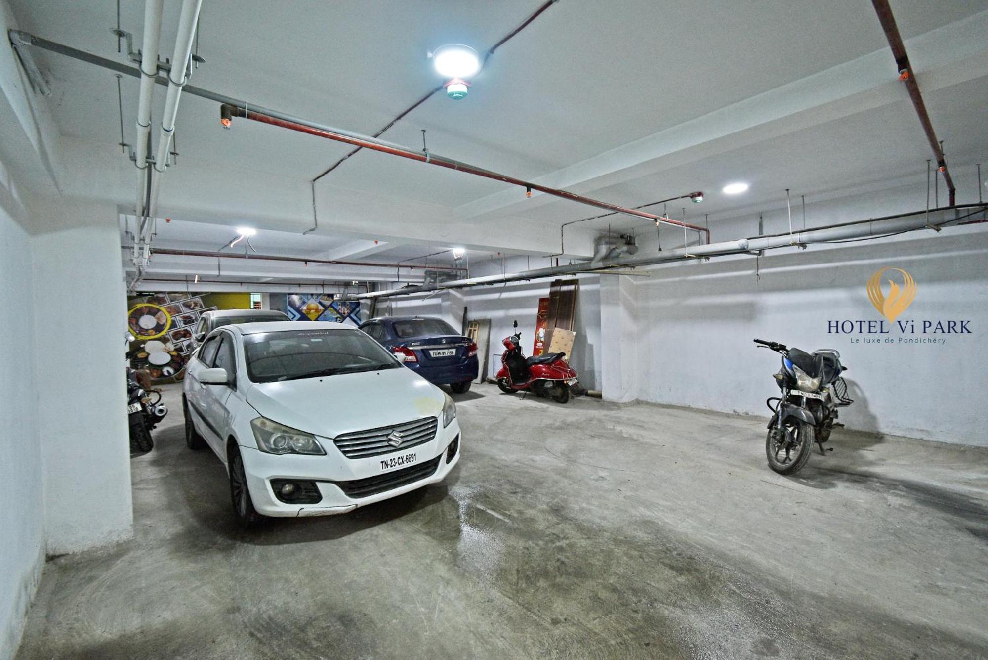 Hotel VI Park - City Centre Пондичерри Экстерьер фото