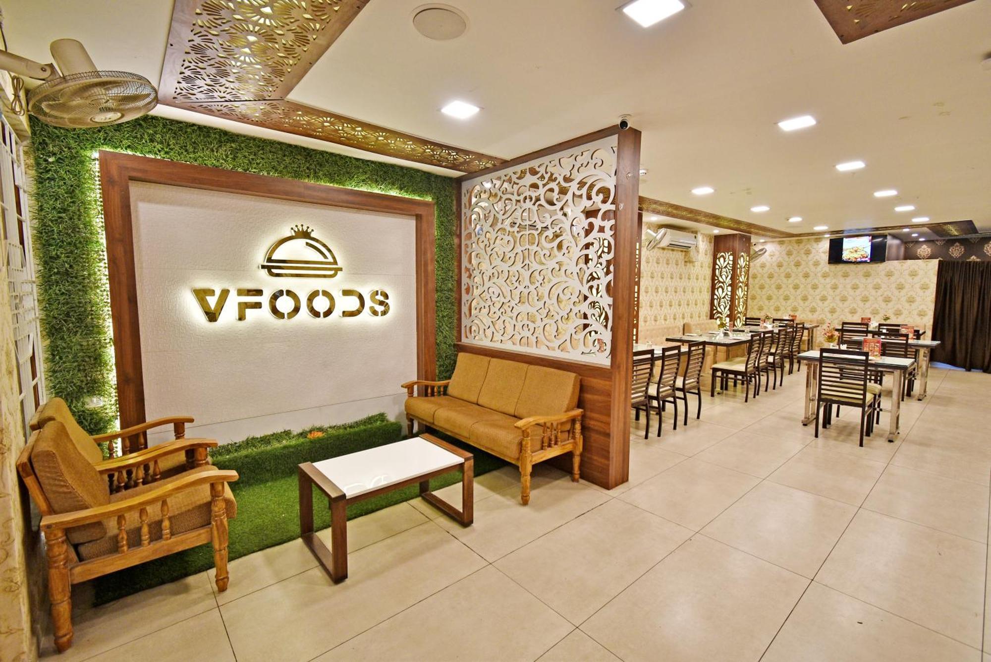 Hotel VI Park - City Centre Пондичерри Экстерьер фото