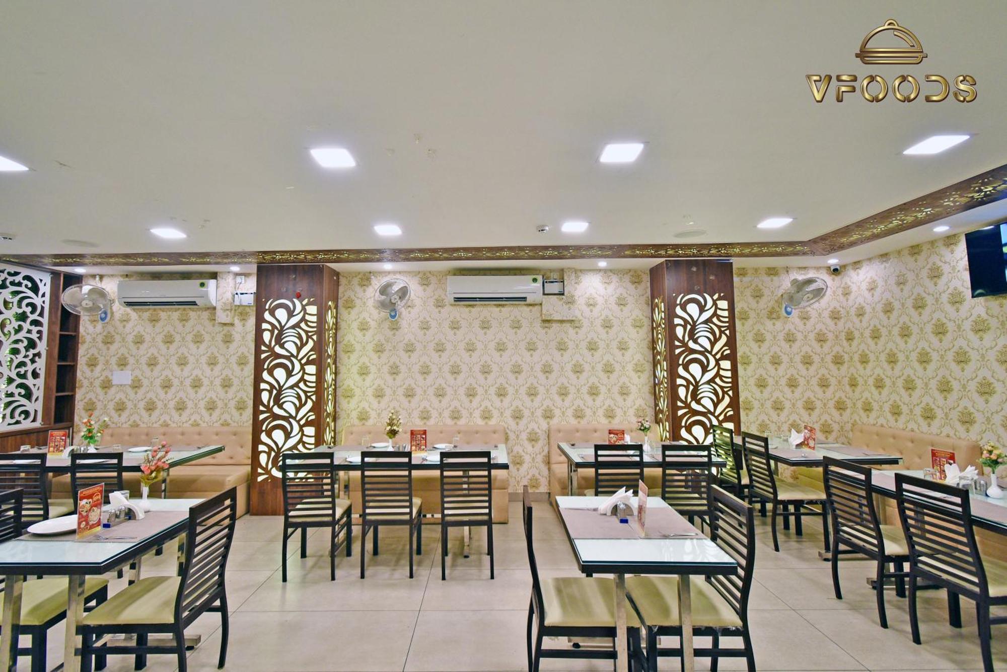 Hotel VI Park - City Centre Пондичерри Экстерьер фото